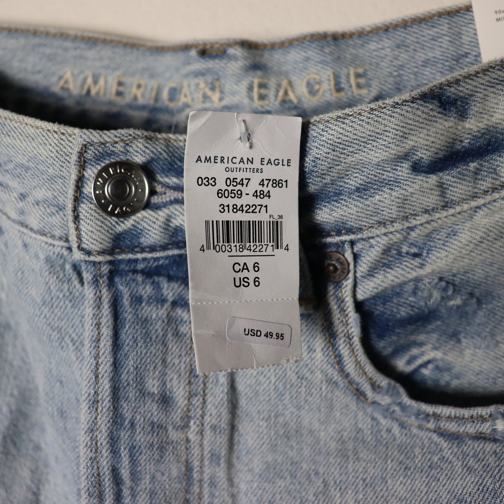 American Eagle 90s Boyfriend Mid-Length Distressed Denim Shorts Light Wash 6 28W - Picture 4 of 4